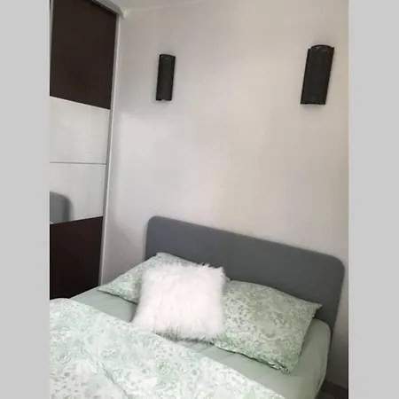 F2 Avec Une Chambre, Garage, Piscine, Tennis, Clim Apartment *