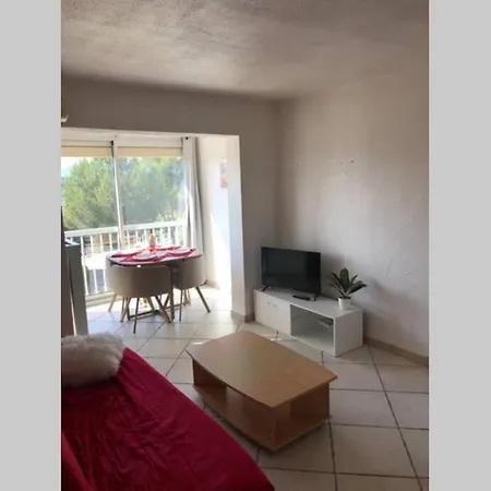 F2 Avec Une Chambre, Garage, Piscine, Tennis, Clim Apartment *