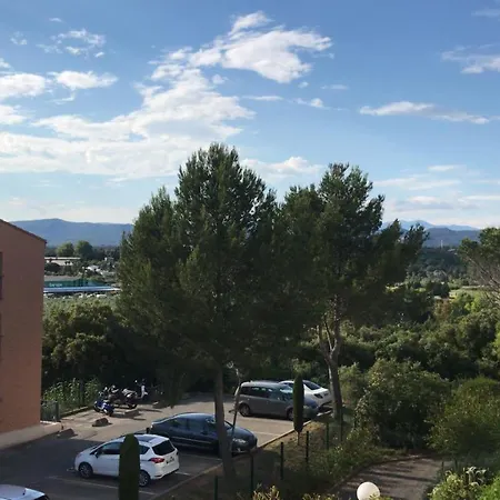 Apartment F2 Avec Une Chambre, Garage, Piscine, Tennis, Clim Frejus